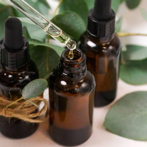 Hiệu Quả Bất Ngờ Khi Sử Dụng Tinh Dầu Thiên Nhiên Để Chăm Sóc Tóc